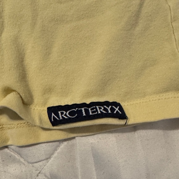 Arc'teryx Two-Tone Yellow Kids Tee - Picture 2 of 2